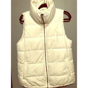 WHITE PUFFER VEST